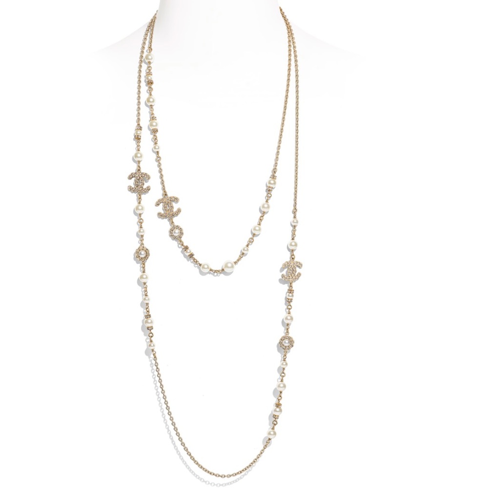 Chanel - Picture 1 of 3